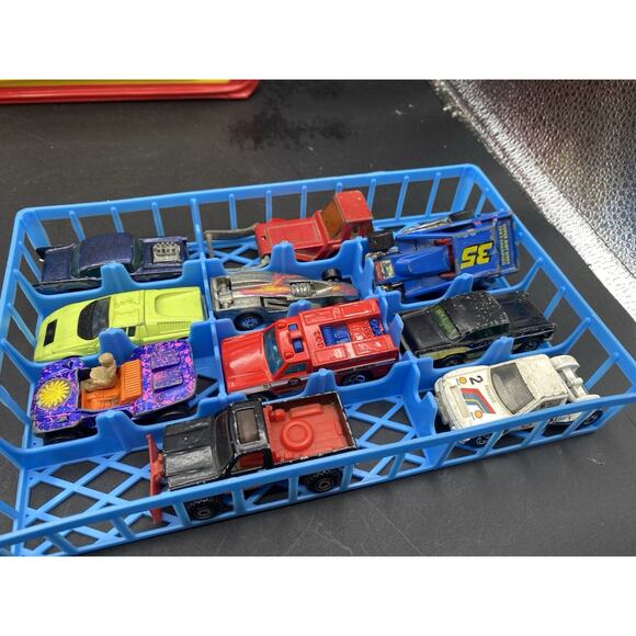Vintage Tara Toy 24 Car Case Red # 20150 Including 22 Cars Hot Wheels Matchbox - Picture 7 of 16